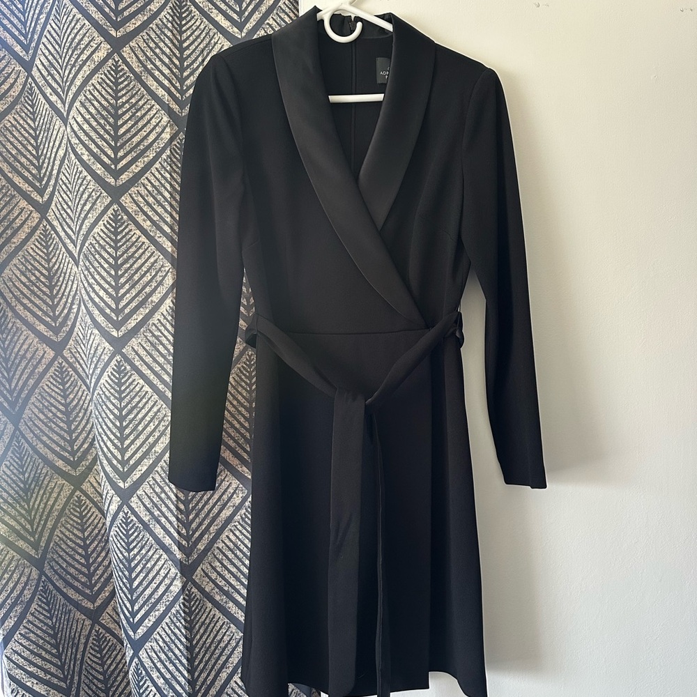 Adrianna Papell Black Long Sleeve V-Neck  Tuxedo Satin Collar Wrap Dress